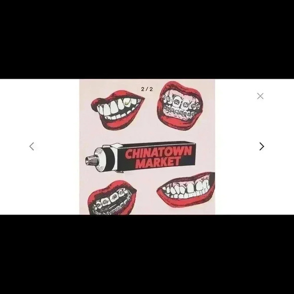 CHINATOWN MARKET NWT MOUTH LONG-SLEEVE TEE - Picture 12 of 14